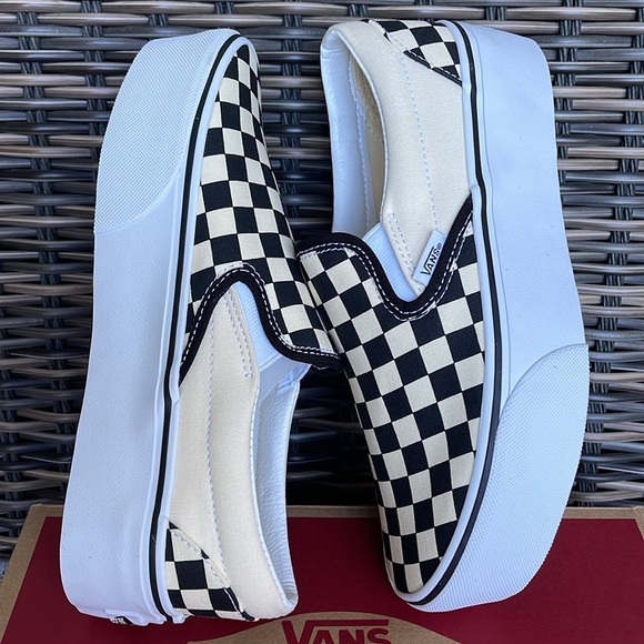 Vans WMNS Classic Slip-On Stackf
Checkerboard Black/Classi
VN0A7Q5RTYQ
Platforms - Picture 6 of 16